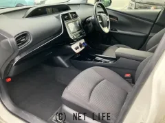 トヨタ プリウス