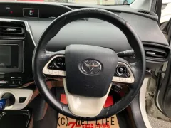 トヨタ プリウス