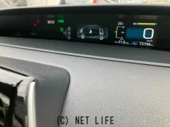 トヨタ プリウス