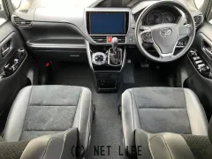 トヨタ ヴォクシー