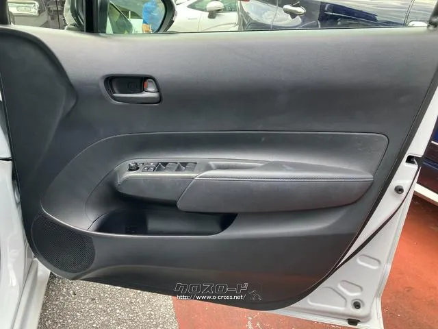 運転席側ドア トヨタ アクア