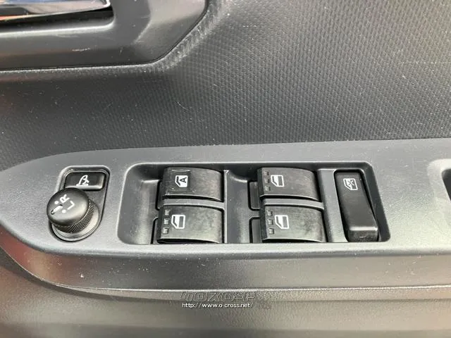 運転席側ドアボタン群 ダイハツ ミライース