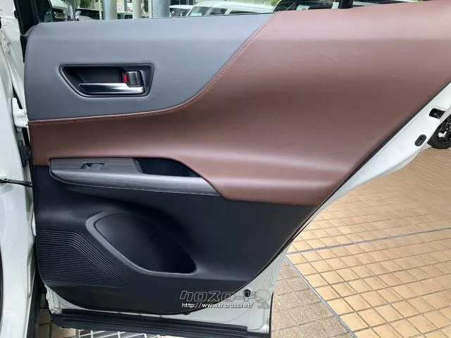 後部座席右ドア トヨタ ハリアー