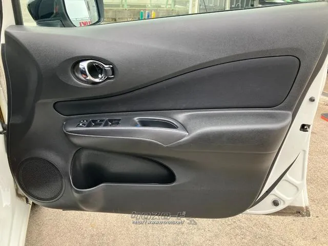 運転席側ドア 日産 ノート