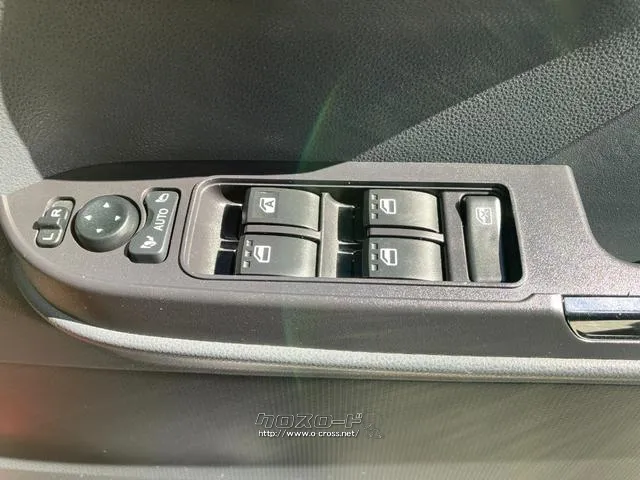 運転席側ドアボタン群 ダイハツ タント