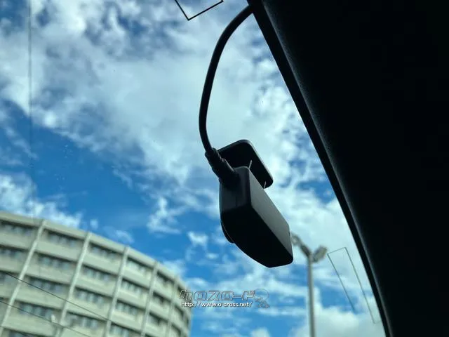 ドライブレコーダー前後に付いています トヨタ プリウス
