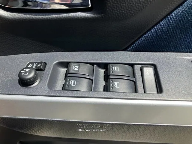 運転席側ドアボタン群 トヨタ ルーミー