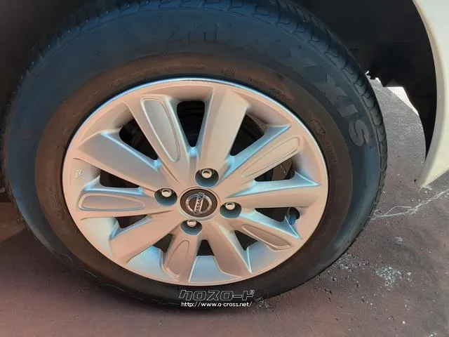 左後輪 日産 マーチ