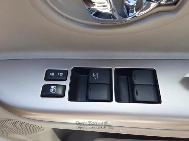 運転席側ドアボタン群 日産 マーチ