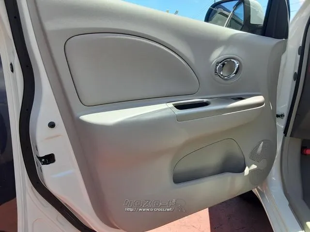 助手席側ドア 日産 マーチ