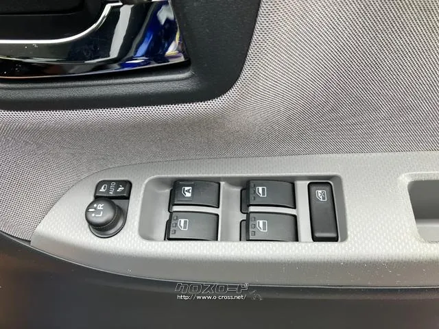 運転席側ドアボタン群 ダイハツ キャスト