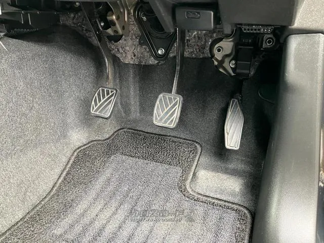 ラッキー自動車商会では買取も強化しております。買い替えでの下取大歓迎です。長年ご使用したお客様の大切なお車を、適正価格で買取させていただきます。 スズキ ジムニー