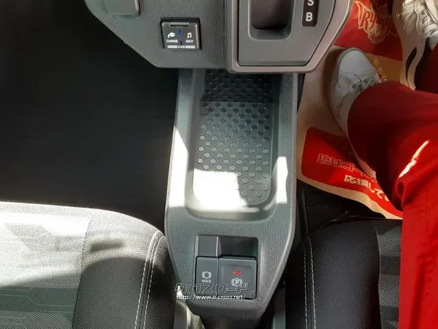 ダイハツ タフト
