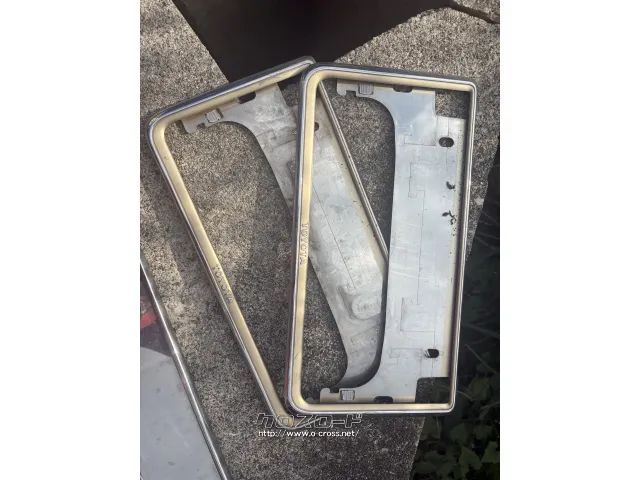 ●宮平店長限定一点物!早いもの勝ちです!毎日中古品入荷しています! アクセサリー トヨタロゴ入りナンバーフレーム前後セット