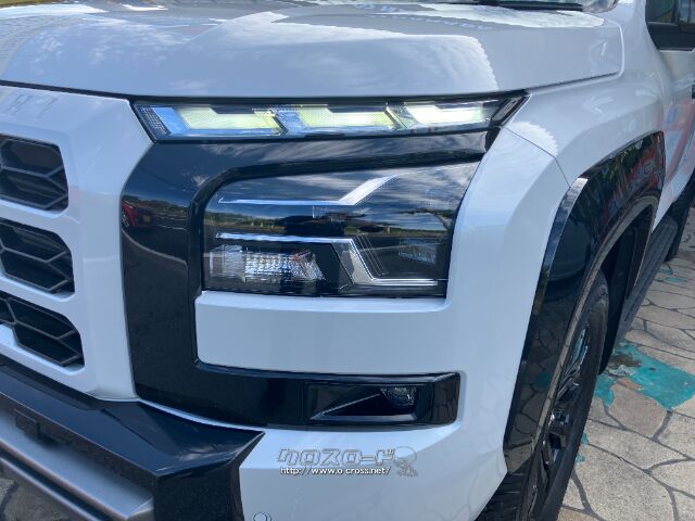 LEDヘッドライト標準装備!暗い夜道もこれで安心ドライブです♪ 三菱 トライトン