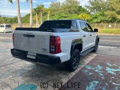 三菱 トライトン