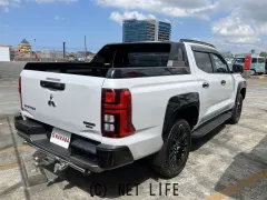 三菱 トライトン