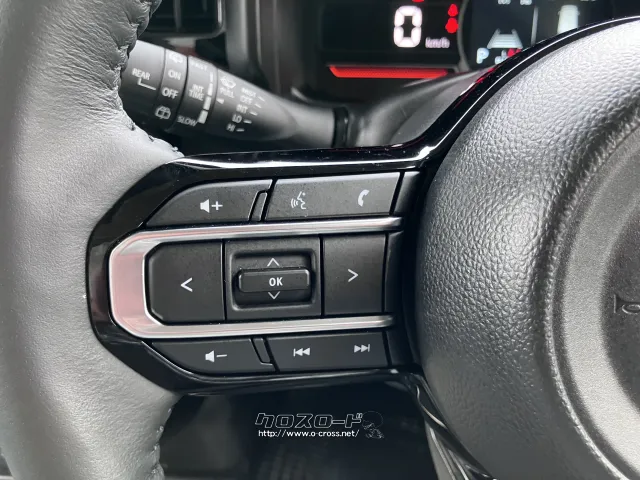 純正ステアリングスイッチ付き!ハンドルにぎりながら、TVチャンネル変更も可能です スズキ スペーシア