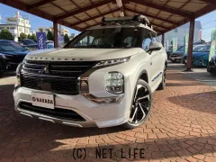 三菱 アウトランダー