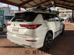 三菱 アウトランダー