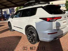 三菱 アウトランダー