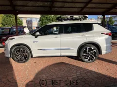 三菱 アウトランダー