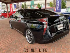 トヨタ プリウス