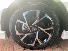 トヨタ C-HR