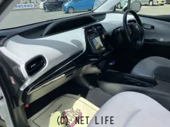 トヨタ プリウス