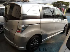 ホンダ フリードスパイクハイブリッド