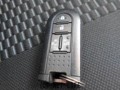 トヨタ ピクシスメガ