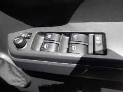 トヨタ ピクシスメガ