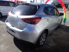 マツダ MAZDA2