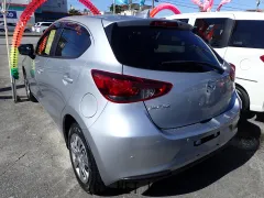 マツダ MAZDA2