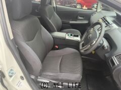 トヨタ プリウスα