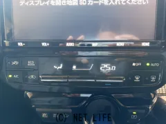 トヨタ プリウス