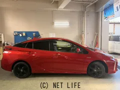 トヨタ プリウス