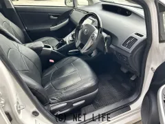 トヨタ プリウス