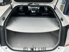 トヨタ プリウス