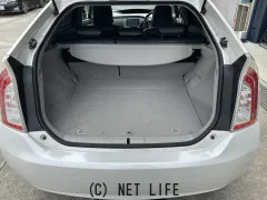 トヨタ プリウス