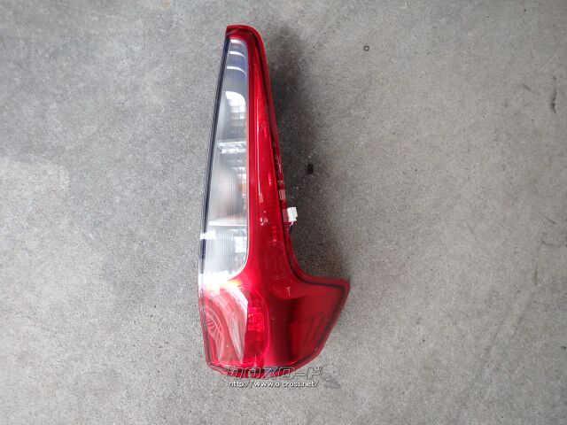 外装・エアロ 右テールレンズ