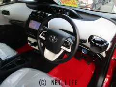 トヨタ プリウス