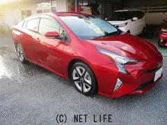 トヨタ プリウス