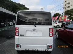 トヨタ ピクシスメガ