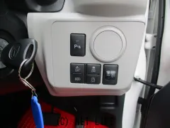 ダイハツ ミライース