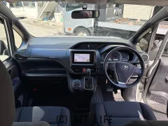 トヨタ ヴォクシー