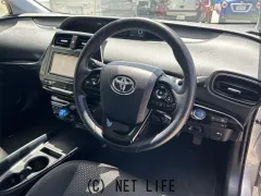 トヨタ プリウス