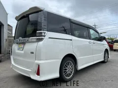 トヨタ ヴォクシー