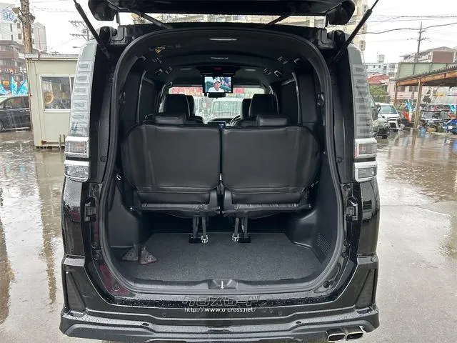 トヨタ ヴォクシー
