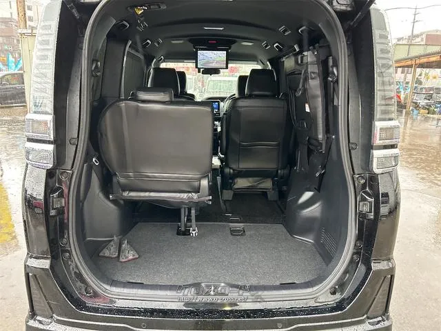 トヨタ ヴォクシー